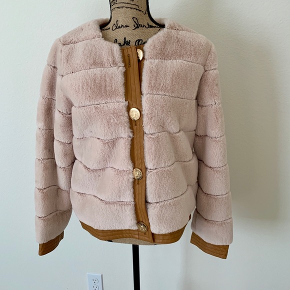 Beautiful!  Faux Fur Jacket! Dress it up or down! - Picture 1 of 7